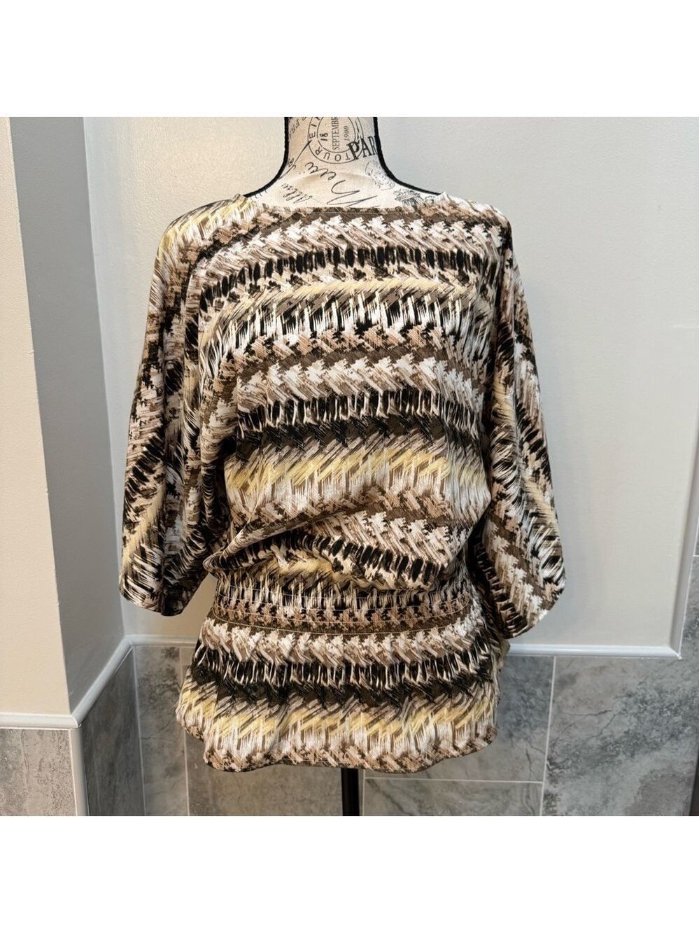 Chico’s Boho Smocked Waist Blouse in Neutral Tones Size 0/S